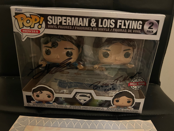 Superman And Lois SIGNED Pop! - Image 2