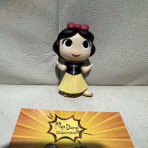 Snow White mystery mini